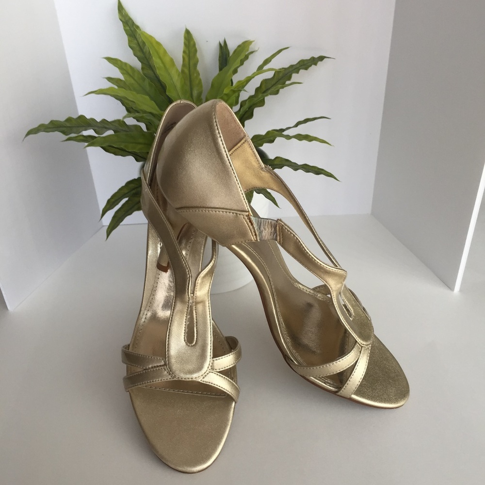 XAPPEAL Gold Heels